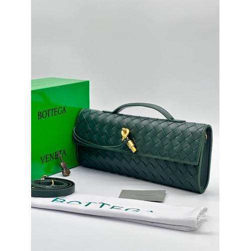 Andiamo Clutch Emerald green