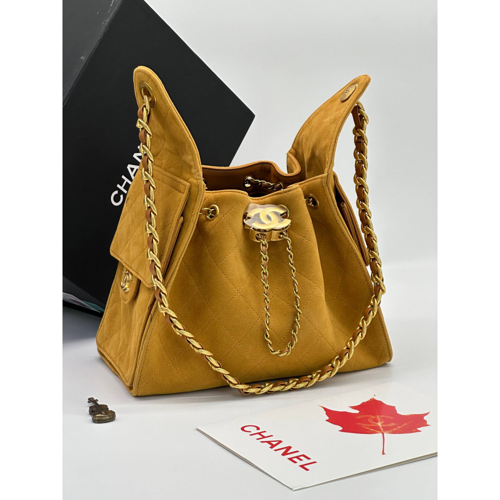CHANEL 25 SMALL HANDBAG Suede Calfskin & Gold-Tone Metal Ecru
