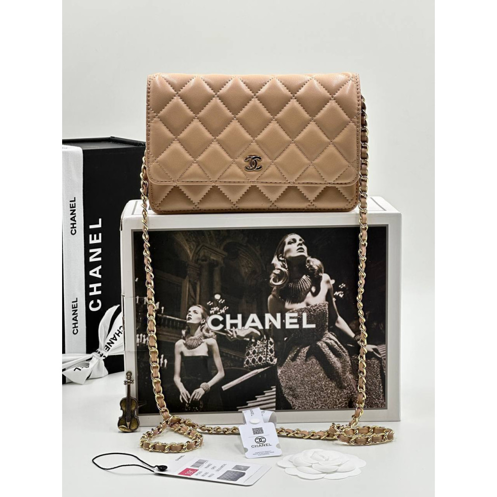 CLASSIC WALLET ON CHAIN Shiny Calfskin & Gold-Tone Metal Dark Taupe