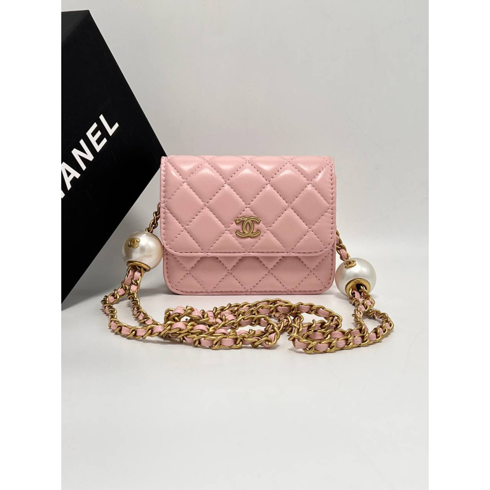 WALLET ON CHAIN | Shiny Calfskin & Gold-Tone Metal | Pink