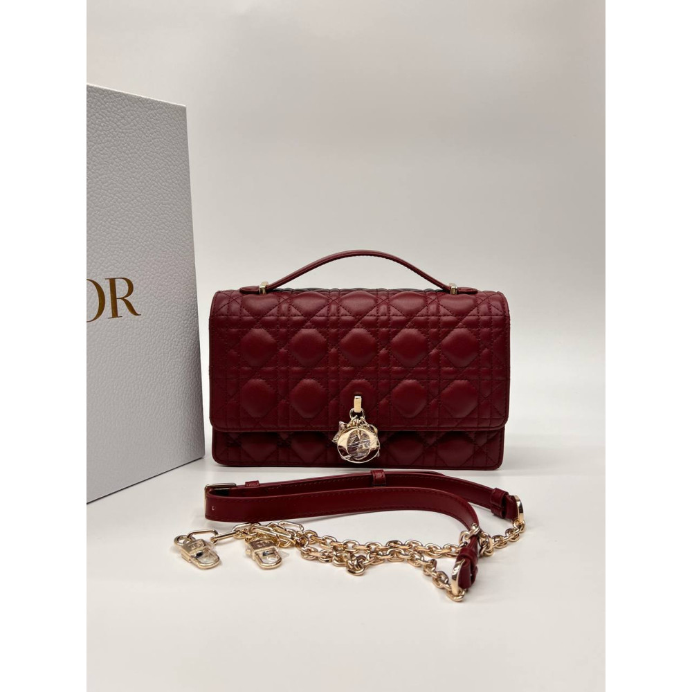DIOR